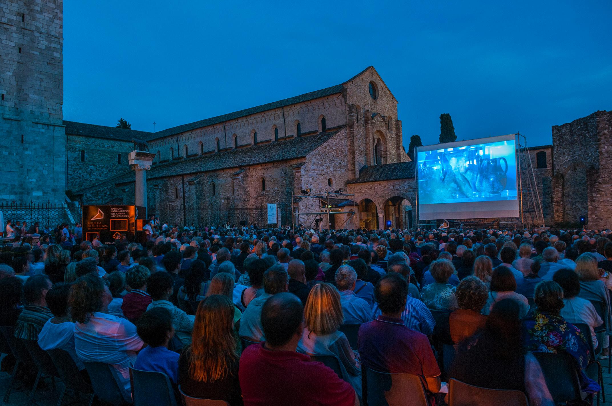 Archeologia e cinema ad Aquileia, ritorna il film festival in piazza